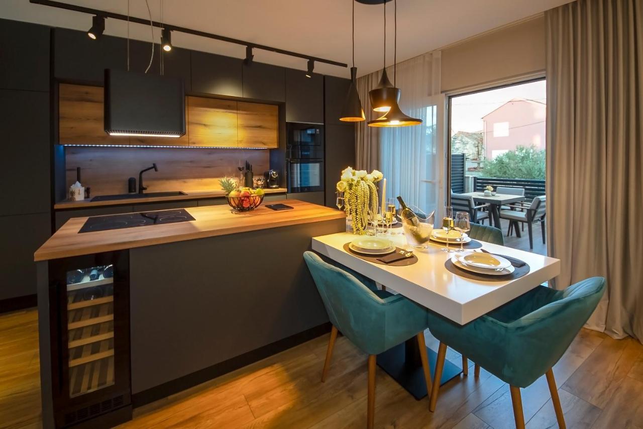 Luxury Apartment Vista Del Sole 시베니크 외부 사진