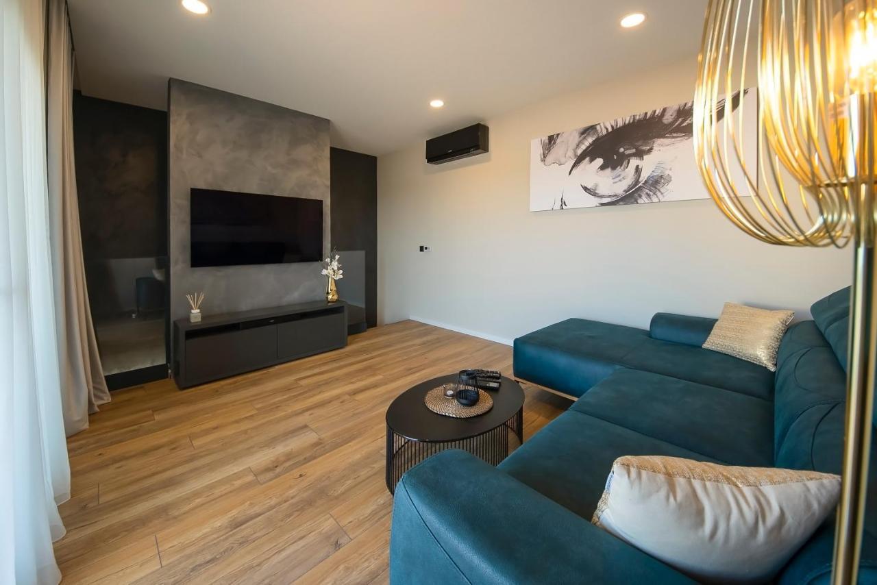 Luxury Apartment Vista Del Sole 시베니크 외부 사진