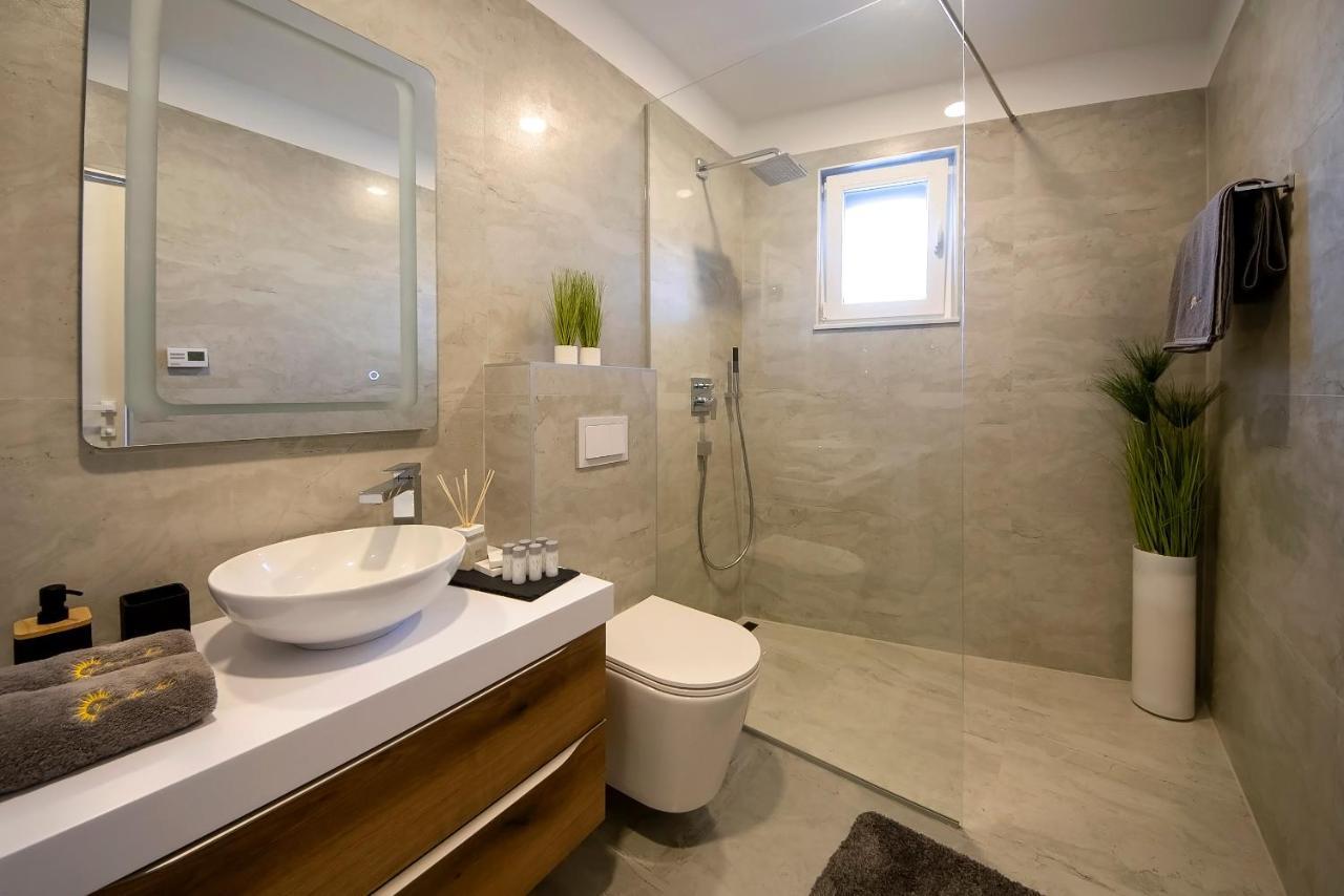 Luxury Apartment Vista Del Sole 시베니크 외부 사진