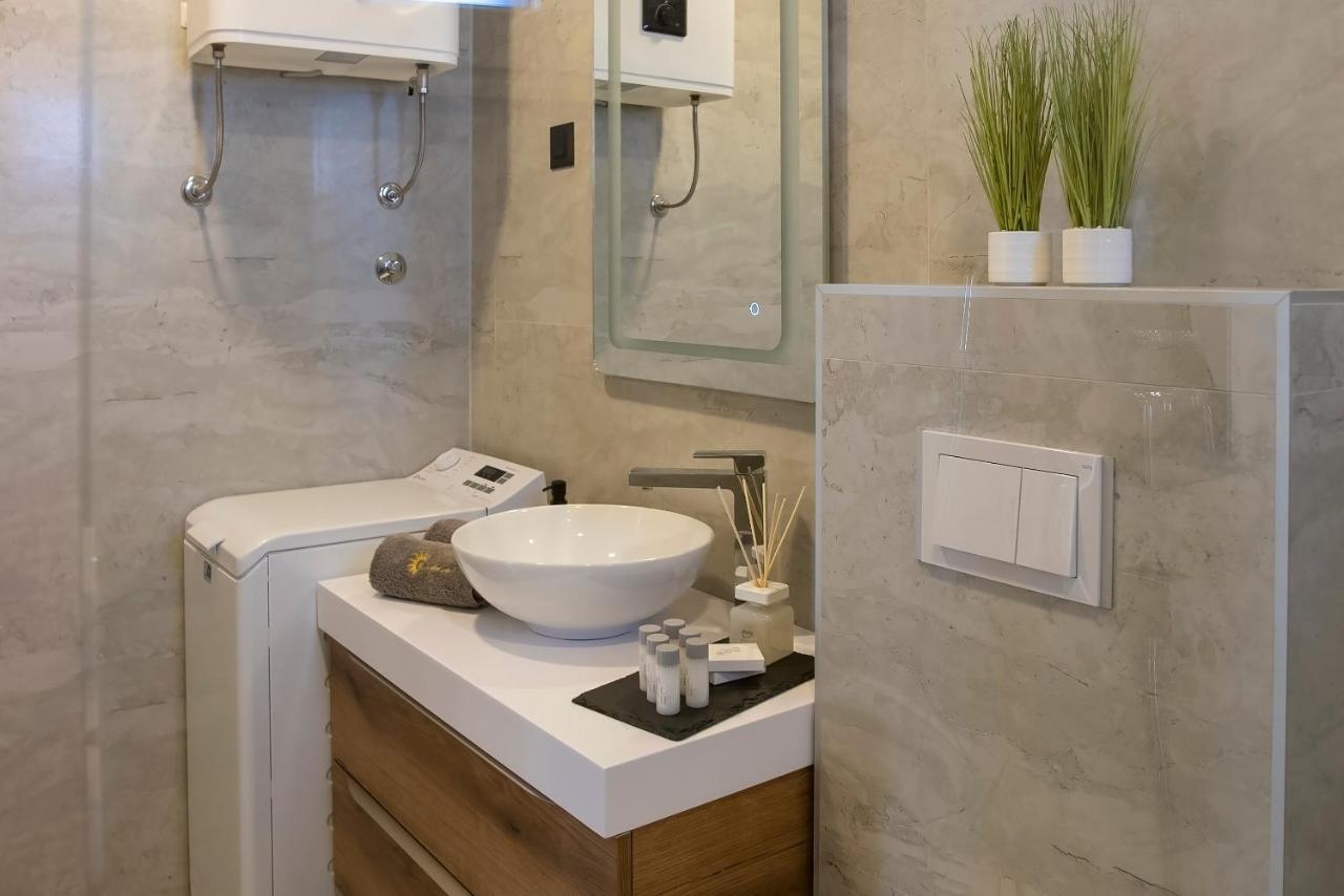 Luxury Apartment Vista Del Sole 시베니크 외부 사진
